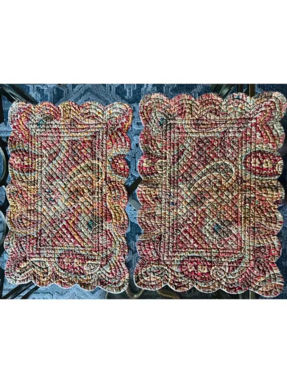 2 Vintage Reversible Quilted Placemats Paisley Floral Table Mats Scalloped Edge